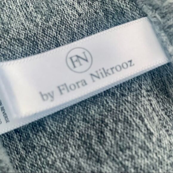 Flora Nikrooz Gray Fleece Pullover Sweatshirt Size Medium - Picture 9 of 10